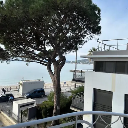 Provence-style Sea Across The Street Αντίμπ